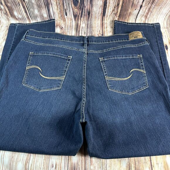 Levi's Signature CURVY STRAIGHT Size 22 Short High Rise Jeans Denim Pants 38x27 - Picture 2 of 10